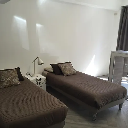 Bed & Breakfast A14 Business